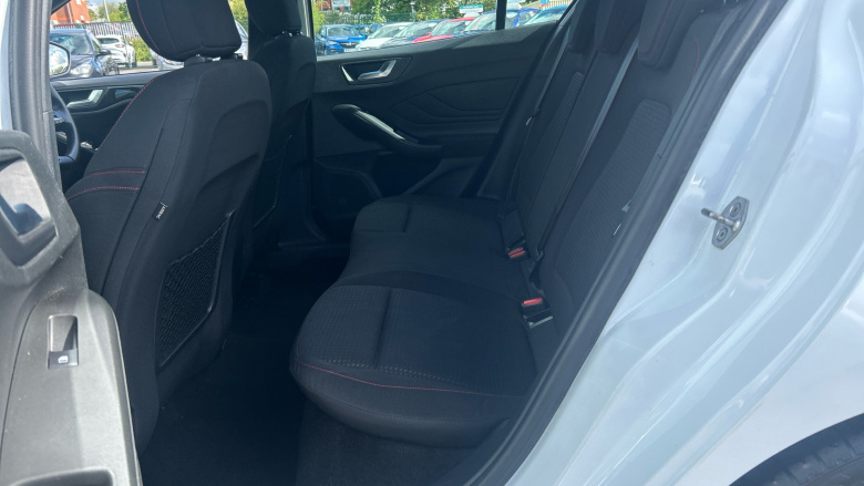 Ford Focus 1.0 EcoBoost 125 ST-Line 5dr Auto Petrol Hatchback